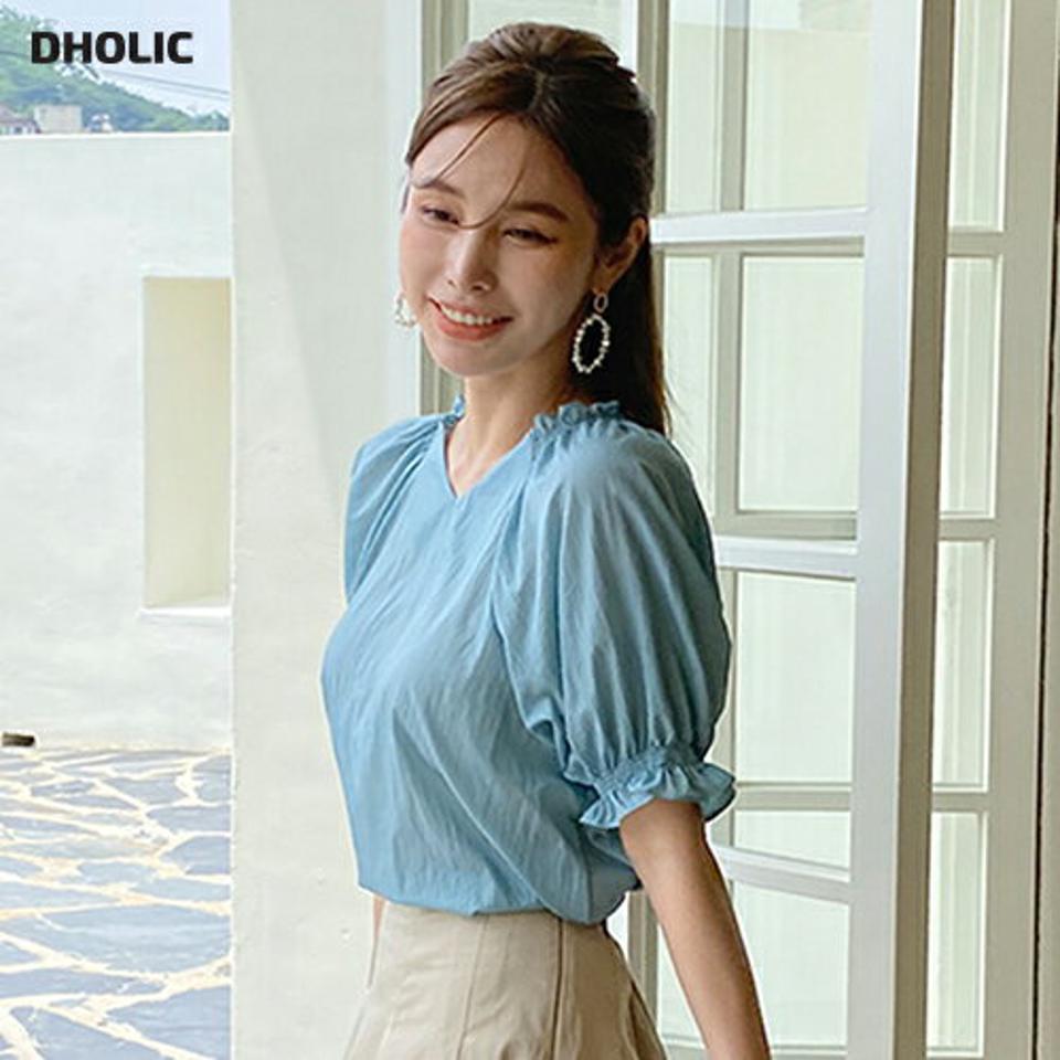 Vネックシャーリングブラウス・全4色・b72476 レディース 【bl】ブラウス トップス 単色 無地 シンプル 半袖 シャーリング 二の腕カバー Vネック 鎖骨 デコルテ ラグラン パフスリーブ 水色 春 夏 フェミニン 韓国ファッション ハイホリHIHOLLI