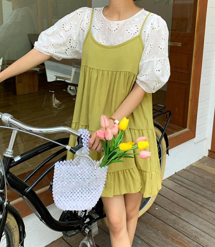 アイレットレースパフブラウス・全2色・b00782 レディース 【bl】トップス ブラウス 半袖 ハーフスリーブ スカラップ レース 総レース 白ブラウス ホワイトブラウス アイレット フェミニン 透け感 かわいい 可愛い 大人 春 夏 韓国ファッション