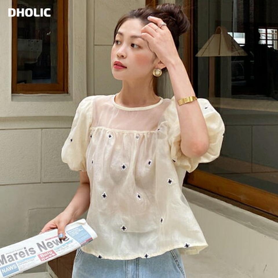 シアー花柄刺繍リンクルブラウス・全2色・b67762 レディース 【bl】トップス ブラウス 半袖 ハーフスリーブ パフスリーブ リンクル 花柄 刺繍 透け感 シアー シースルー フェミニン 大人 フレア 二の腕カバー お腹カバー 春 夏 韓国ファッション