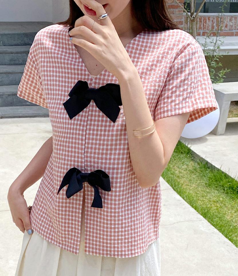 2WAYギンガムチェックリボンブラウス・全3色・b67763 レディース 【bl】トップス ブラウス 半袖 チェック柄 ギンガムチェック バックシャン バックコンシャス ガーリー ラウンドネック Vネック 前後着用自由 春 夏 韓国ファッション