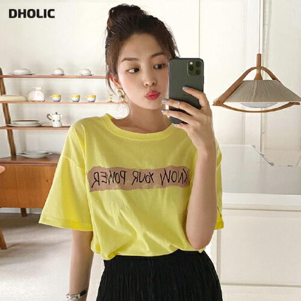 ペイントレタリングラウンドTシャツ・全3色・b67756 レディース 【tops】トップス Tシャツ 半袖 ロゴ レタリング ロゴT ハーフスリーブ ラウンドネック カジュアル 黄色 ラフ プリント 春 夏 韓国ファッション