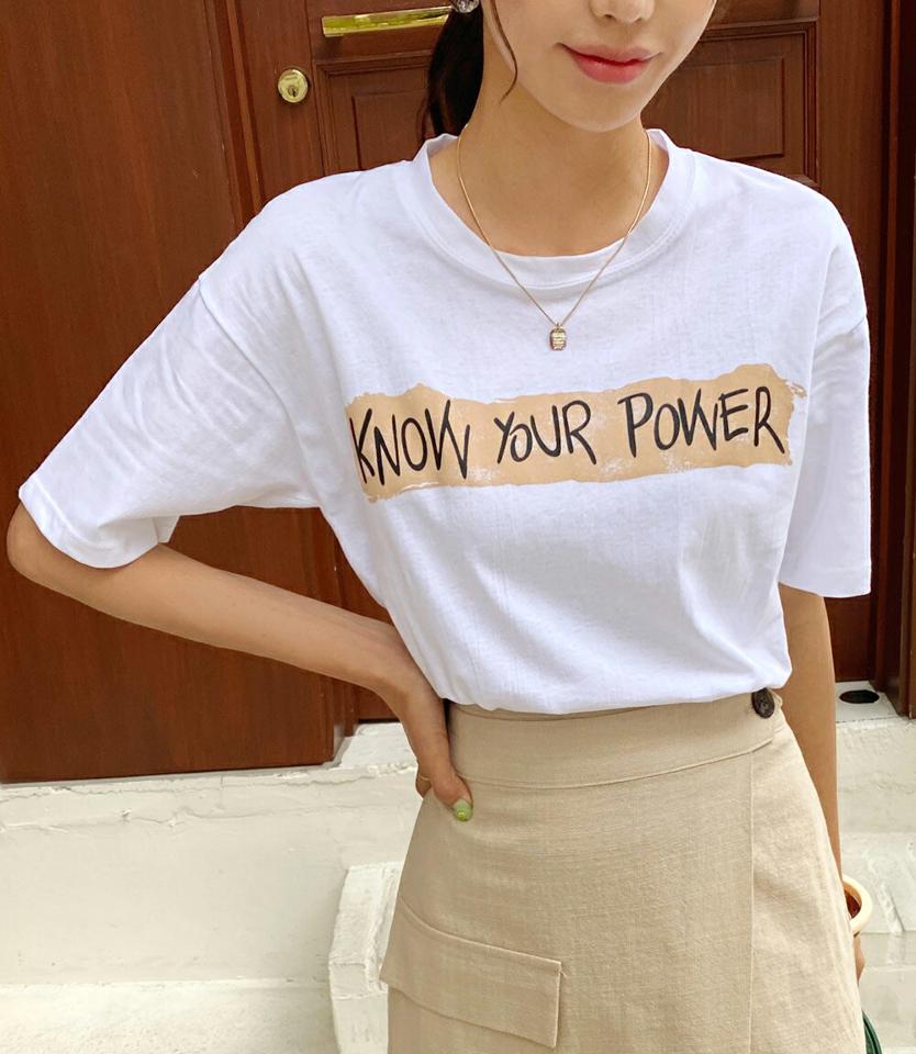 ペイントレタリングラウンドTシャツ・全3色・b67756 レディース 【tops】トップス Tシャツ 半袖 ロゴ レタリング ロゴT ハーフスリーブ ラウンドネック カジュアル 黄色 ラフ プリント 春 夏 韓国ファッション