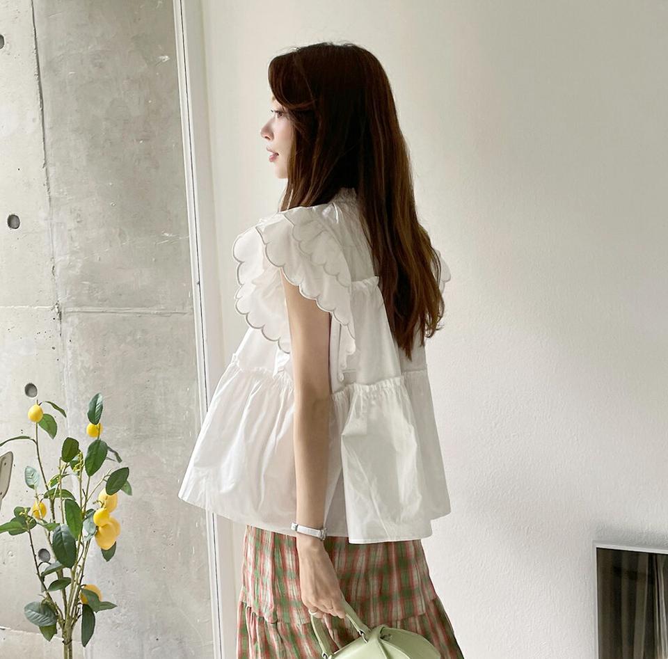 ショルダーフリルコットンブラウス・全1色・t00737 レディース 【bl】ブラウス トップス 単色 半袖 二の腕カバー ショルダーフリル コットン 綿 体型カバー オーバーフィット ギャザー 春 夏 ラブリー フェミニン 韓国ファッション ハイホリHIHOLLI