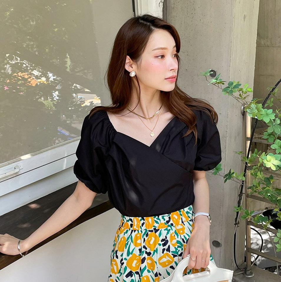 カシュクールパフスリーブブラウス・全4色・t00707 レディース 【bl】ブラウス トップス 半袖 単色 無地 カシュクール パフ袖 パフスリーブ クロップド丈 鎖骨 デコルテ ラップ風 春 夏 フェミニン 大人っぽ 韓国ファッション ハイホリHIHOLLI