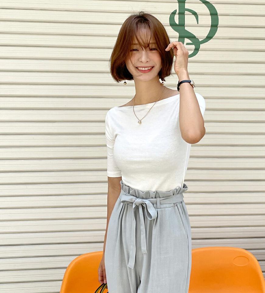 ボートネックリブTシャツ・全4色・t66807 レディース 【tops】トップス Tシャツ 半袖 ハーフスリーブ リブ ボートネック 単色 無地 シンプル 大人 カジュアル クロップド丈 タイト デコルテ 鎖骨 春 夏 韓国ファッション