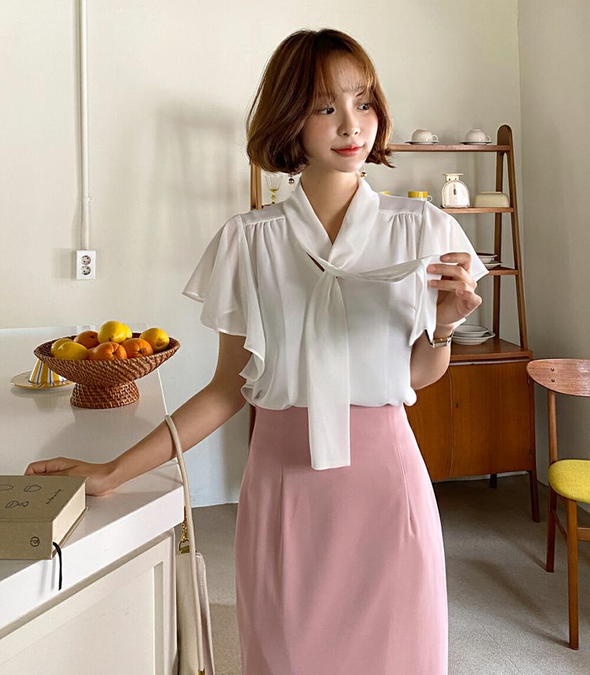 フリルスリーブリボンブラウス・全3色・t66813 レディース 【bl】トップス ブラウス 半袖 フリル ラッフル りぼん 襟コン 単色 シンプル きれいめ オフィスカジュアル ギャザー ショートスリーブ 二の腕カバー 春 夏 韓国ファッション
