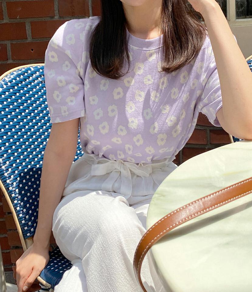 フラワーパターンパフTシャツ・全3色・t66810 レディース 【tops】トップス Tシャツ 半袖 パフスリーブ 花柄 レトロ ポップ パステル かわいい 可愛い ラウンドネック 総柄 紫 春 夏 韓国ファッション
