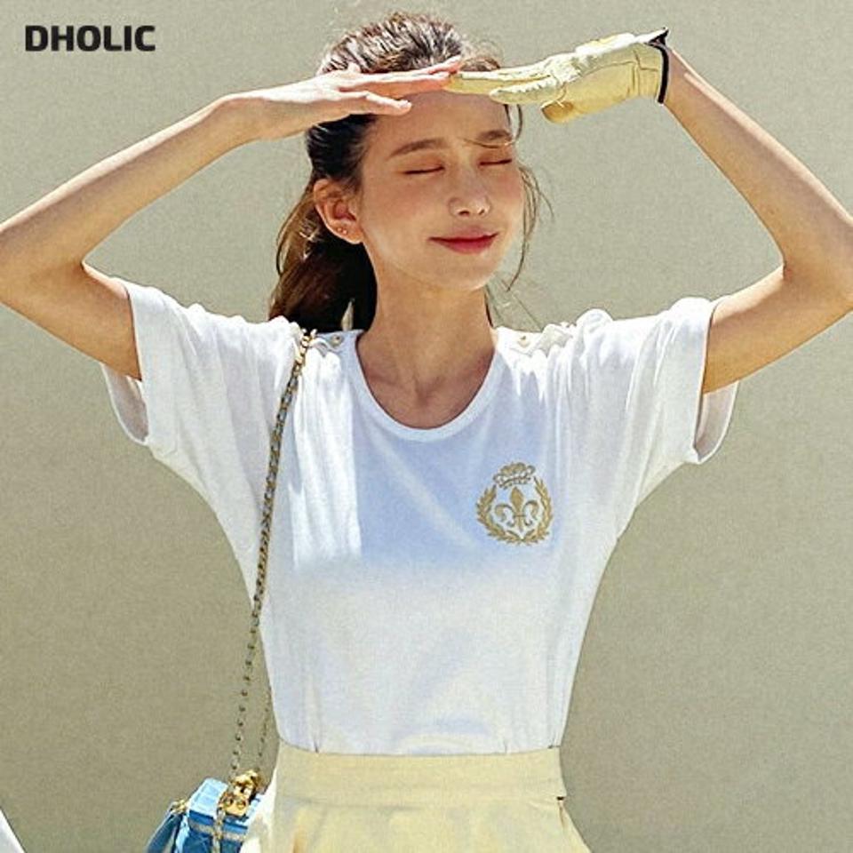 【10%OFF】ゴールドボタン刺繍ロゴTシャツ・全3色・b02520 レディース 【tops】トップス Tシャツ 半袖 ラウンドネック ワンポイント 刺繍 ロゴ カジュアル ゴールドボタン シンプル ラフ パフスリーブ モダール 春 夏 韓国ファッション GOLFWEAR ゴルフウェア セール SALE