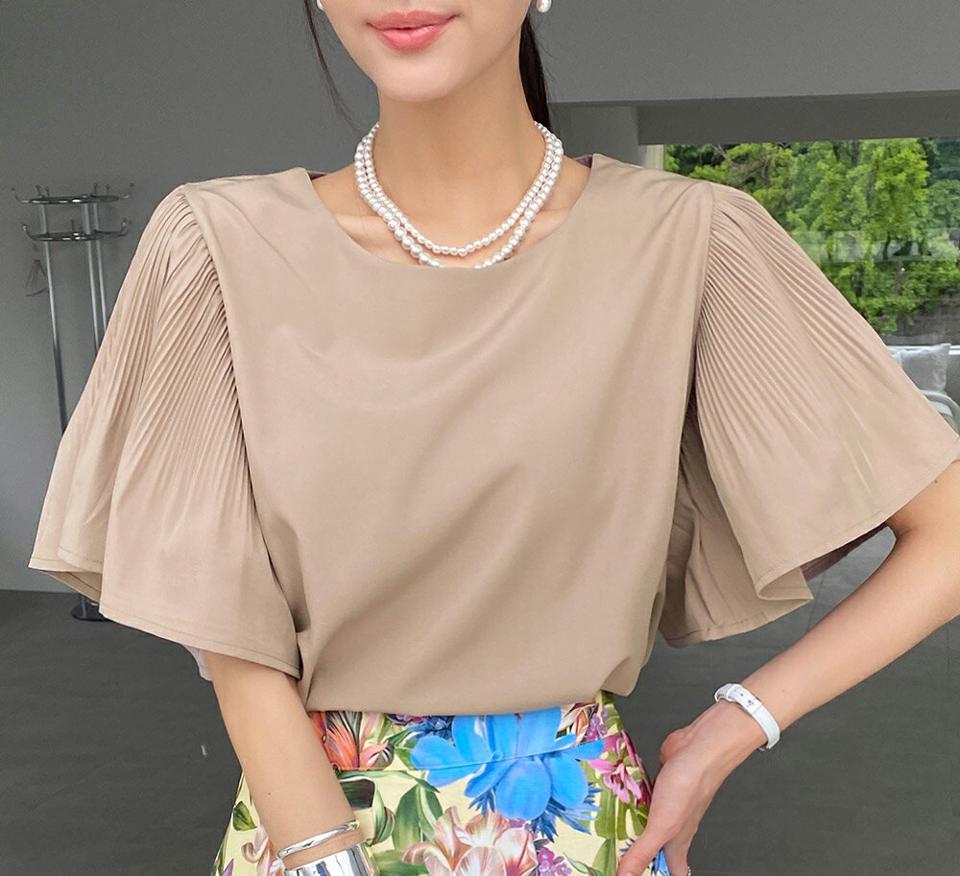 【10%OFF】プリーツスリーブブラウス・全3色・b72261 レディース 【bl】ブラウス トップス 半袖 二の腕カバー 体型カバー 単色 プリーツ フリル 高級感 上品 ルーズ 春 夏 フェミニン かわいい 可愛い 大人 きれいめ 韓国ファッション ハイホリHIHOLLI セール SALE