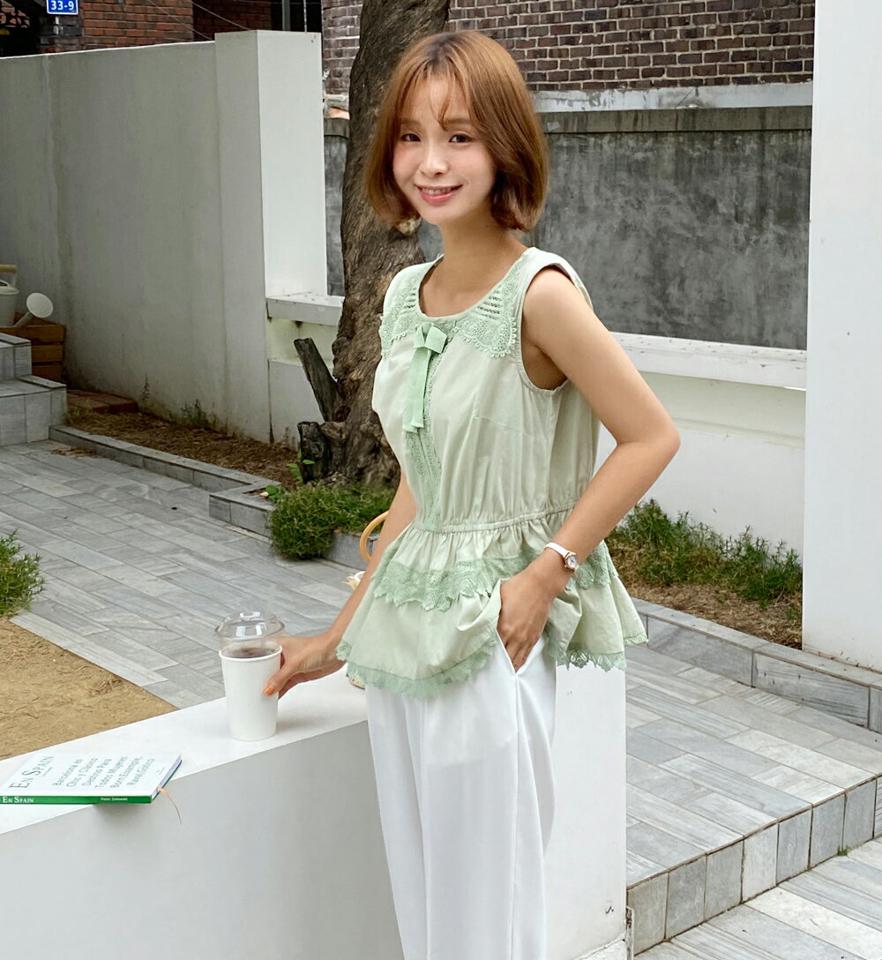 スカラップレースペプラムノースリーブ・全2色・b01209 レディース 【tops】トップス スリーブレス ノースリーブ レース フリル ガーリー スカラップ ペプラムトップス お腹カバー 肩パッド ラウンドネック 透け感 シアー 春 夏 韓国ファッション