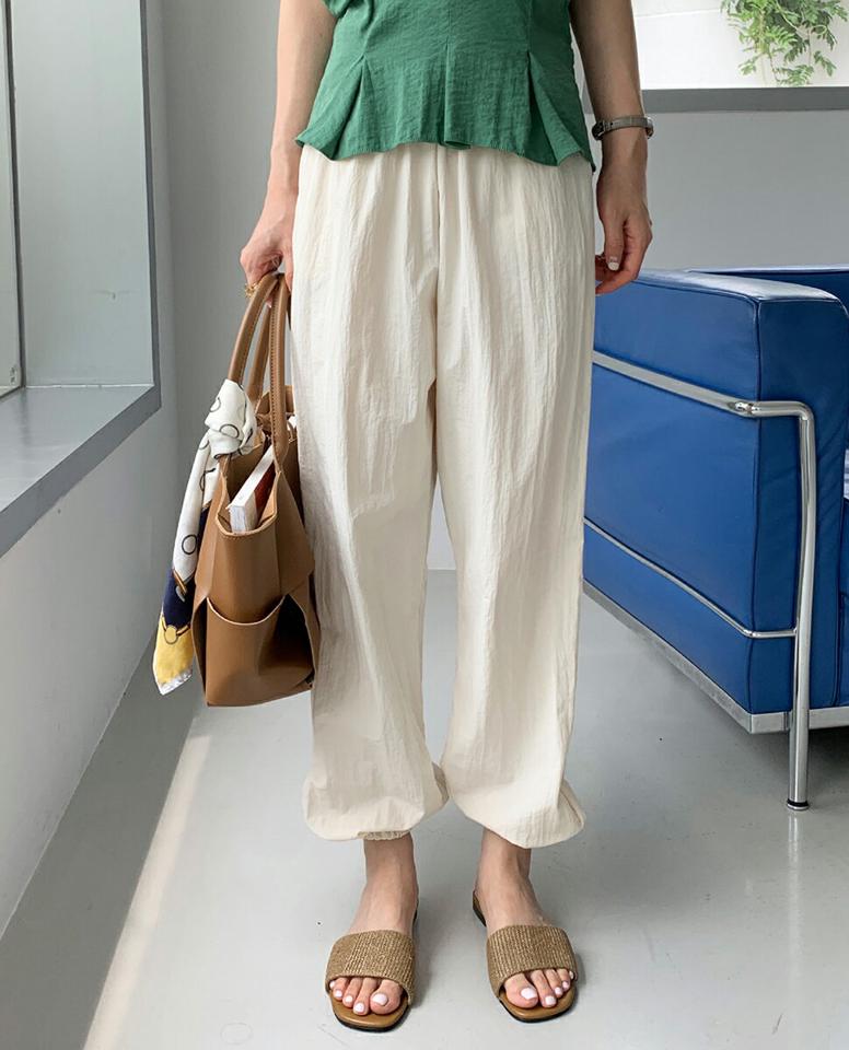 ナイロンジョガーパンツ・全3色・b72548 レディース 【pt】パンツ ロング丈 ジョガーパンツ ゆったり 楽ちん ラフ 単色 リンクル 体型カバー ワイド ハイウエスト ナイロン 春 夏 カジュアル クリーム 白 韓国ファッション ハイホリHIHOLLI