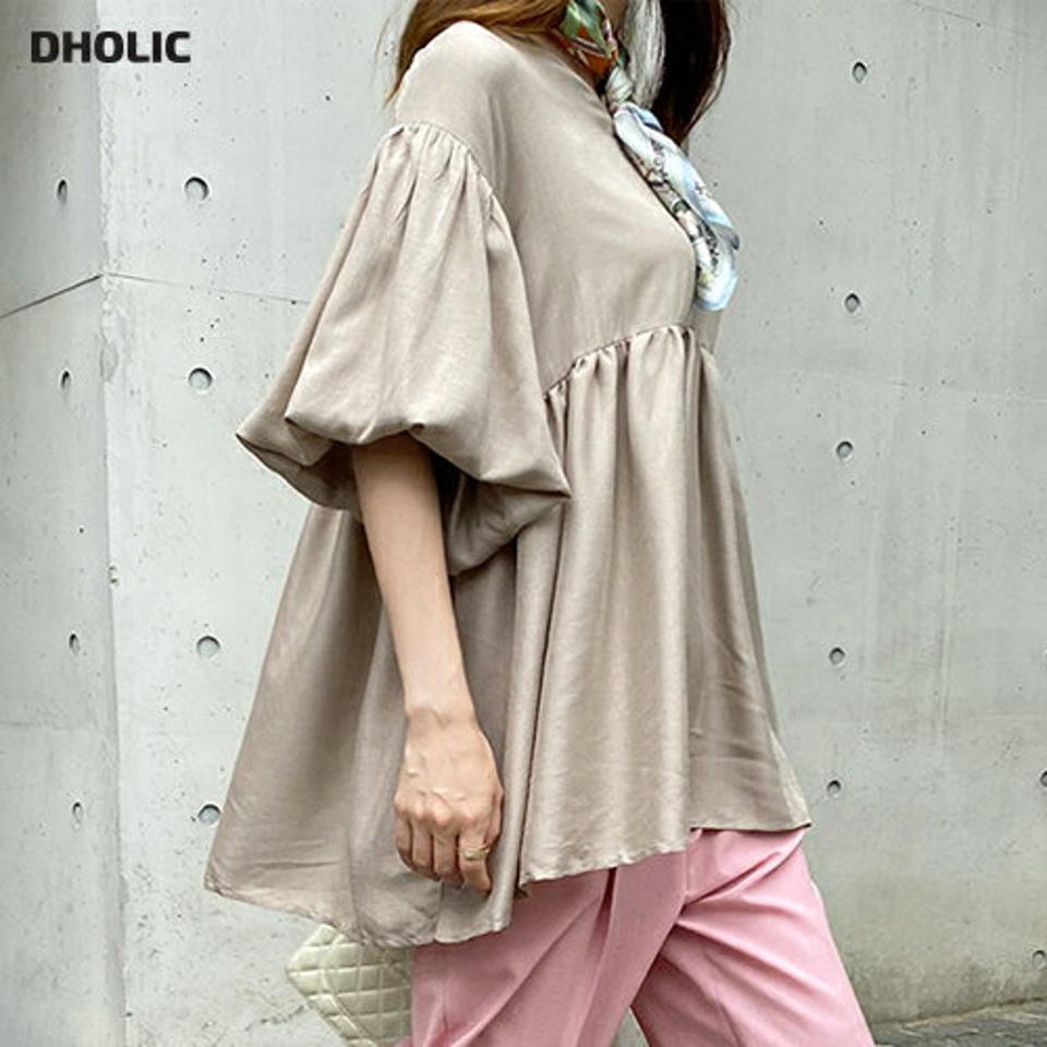 バルーンスリーブペプラムブラウス・全2色・b72539 レディース 【bl】ブラウス トップス 単色 無地 シンプル 二の腕カバー お腹カバー 体型カバー ペプラム Vネック ロング丈 フレア インしないブラウス 春 夏 フェミニン ベージュ 韓国ファッション ハイホリHIHOLLI