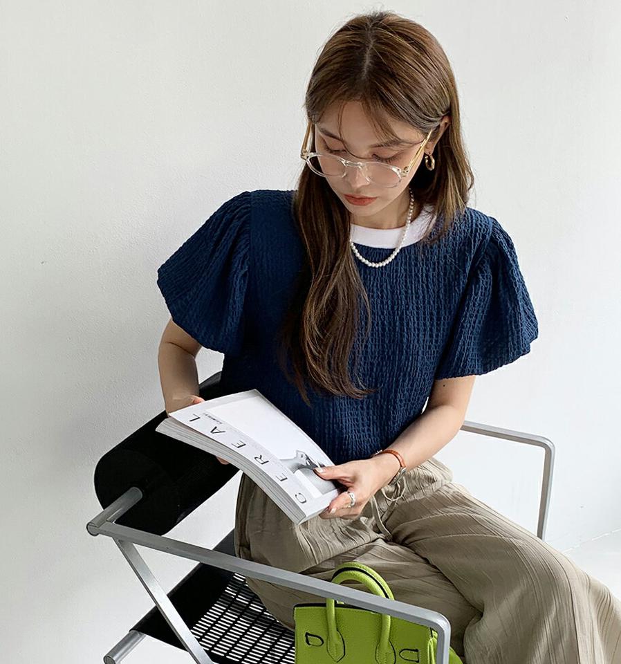 【10%OFF】ネック配色バルーンスリーブブラウス・全3色・b72538 レディース 【bl】ブラウス トップス 半袖 配色 柄 模様 ネックライン リンクル バルーン 二の腕カバー フレア クロップド丈 春 夏 カジュアル ネイビー 紺 韓国ファッション ハイホリHIHOLLI セール SALE