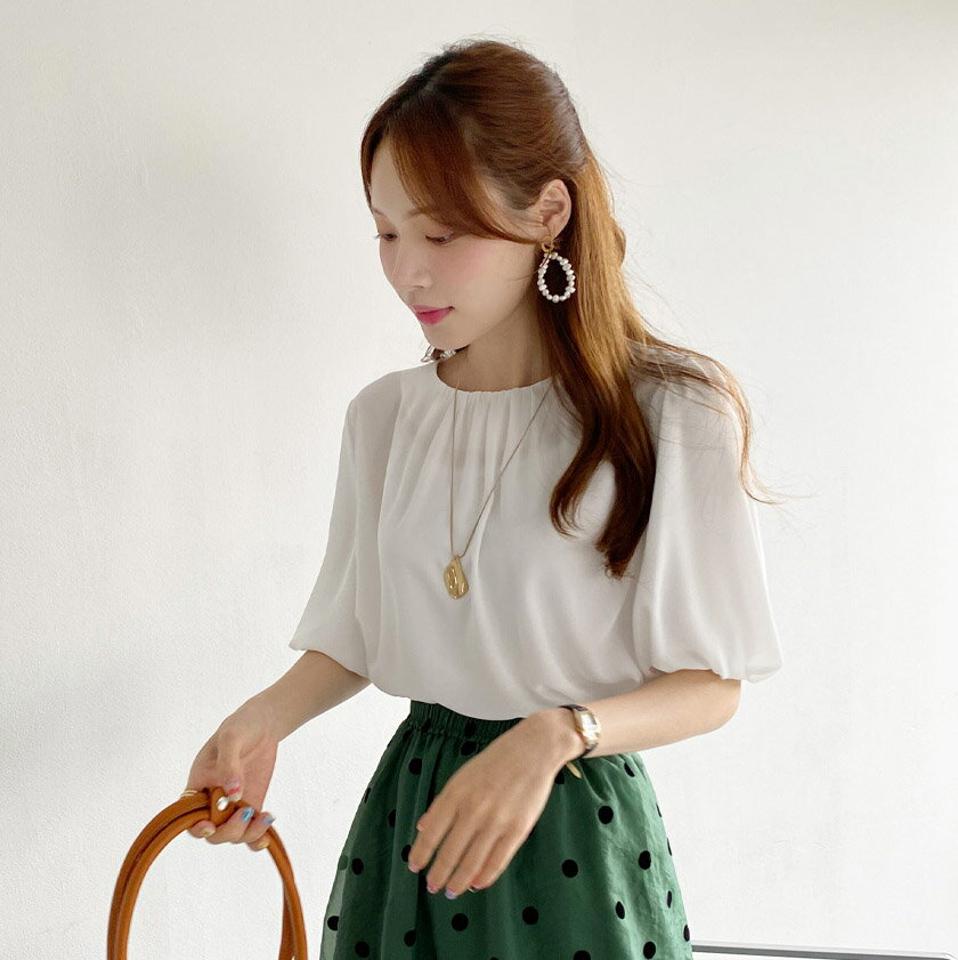 バルーンスリーブブラウス・全3色・t72535 レディース 【bl】ブラウス トップス 半袖 無地 シンプル ベーシック パステル バルーンスリーブ 二の腕カバー 春 夏 フェミニン オフィスカジュアル ピンク 韓国ファッション ハイホリHIHOLLI