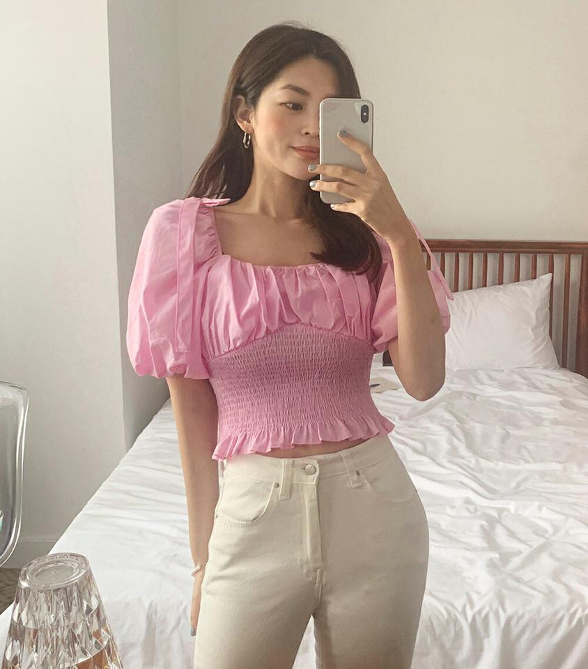 2WAYリボンシャーリングブラウス・全4色・t00830 レディース 【bl】トップス ブラウス 半袖 ハーフスリーブ パフスリーブ 白ブラウス シャーリング ウエストゴム マーク 二の腕カバー デコルテ クロップ丈 オフショルダー 春 夏 韓国ファッション