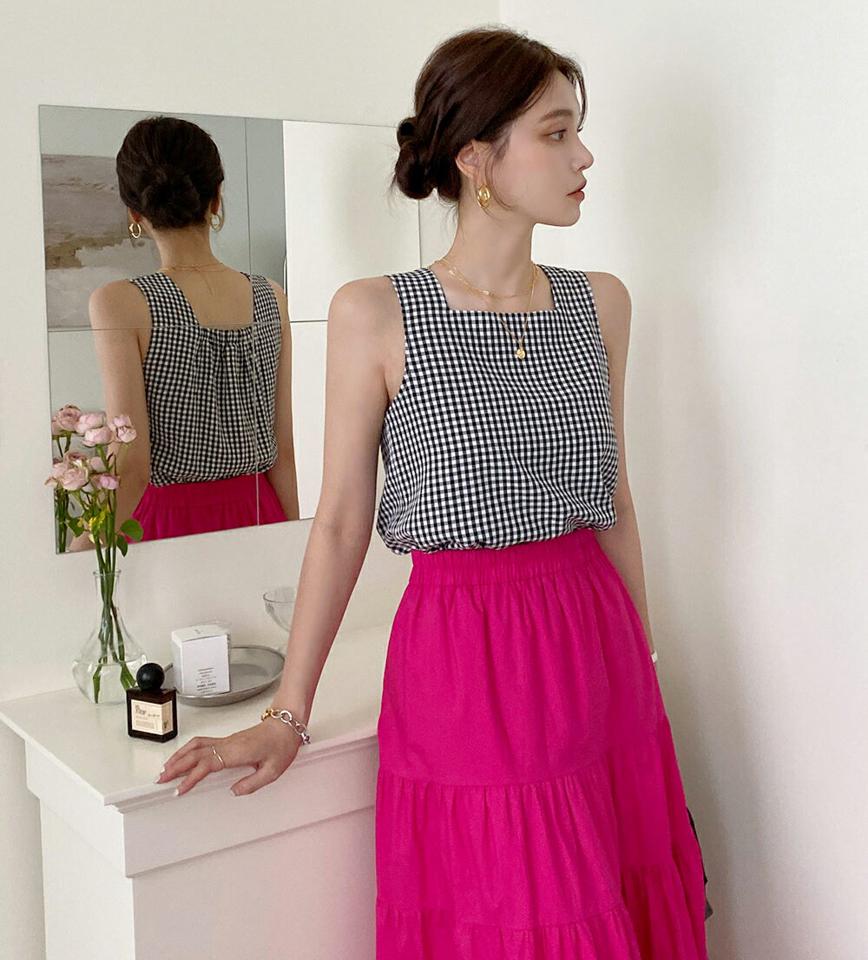 ギンガムチェックノースリーブ・全2色・t00759 レディース 【tops】トップス ノースリーブ スリーブレス スクエアネック 柄 模様 ギンガムチェック 鎖骨 デコルテ クロップド丈 前後着用 ガーリー 春 夏 ブラック 韓国ファッション ハイホリHIHOLLI