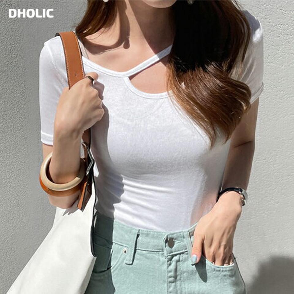 【10%OFF】タイトフィットスリットTシャツ・全4色・t00744 レディース 【tops】トップス 半袖 カットアウト 単色 無地 ユニーク タイト スリム 細身 スリット レーヨン混 鎖骨 デコルテ 春 夏 白 カジュアル 韓スト 韓国ファッション ハイホリHIHOLLI 半Tセール