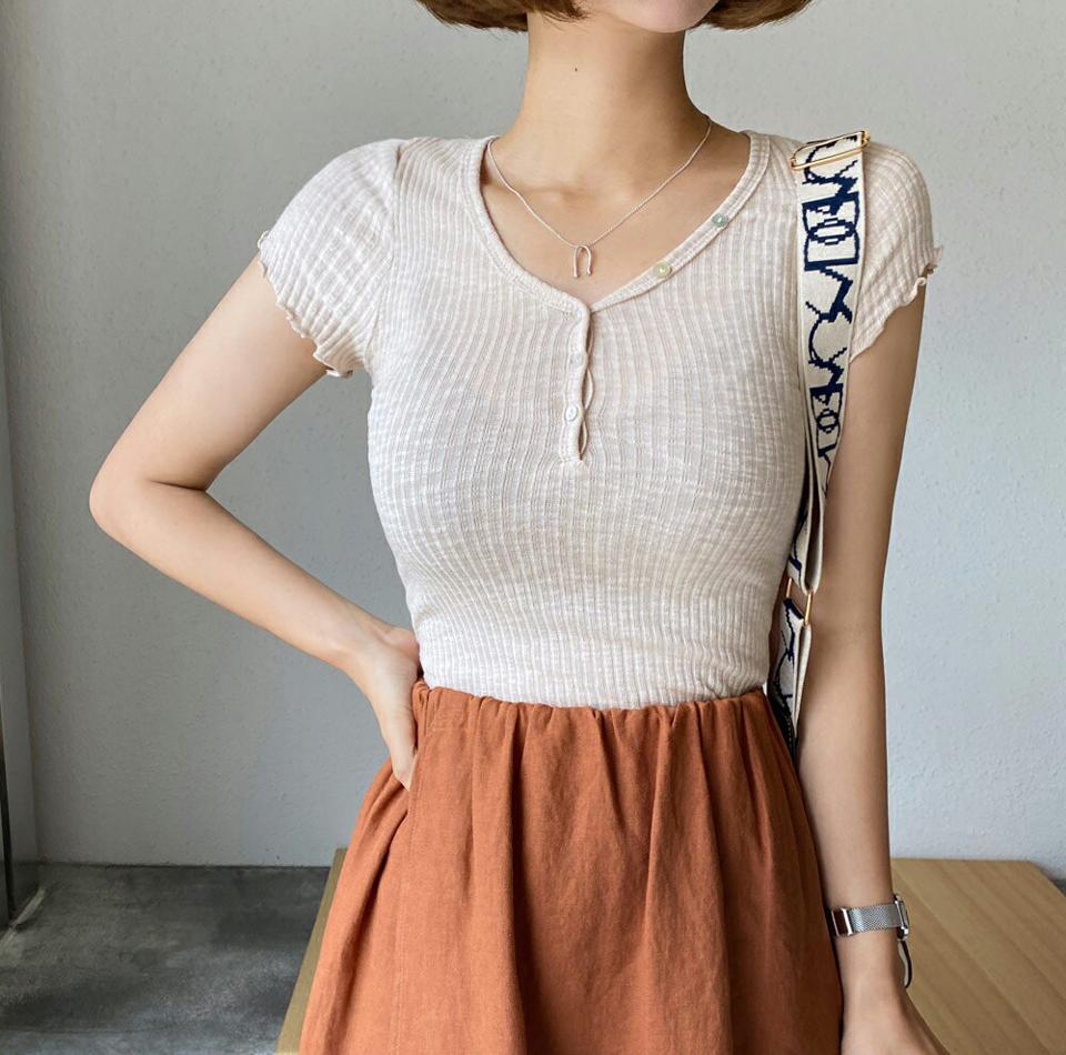 リブメロウヘムTシャツ・全4色・t67306 レディース 【tops】トップス Tシャツ 半袖 リブ メロウヘム ボタン Vネック スリム タイト シンプル 大人 カジュアル 無地 単色 モダール 夏 韓国ファッション