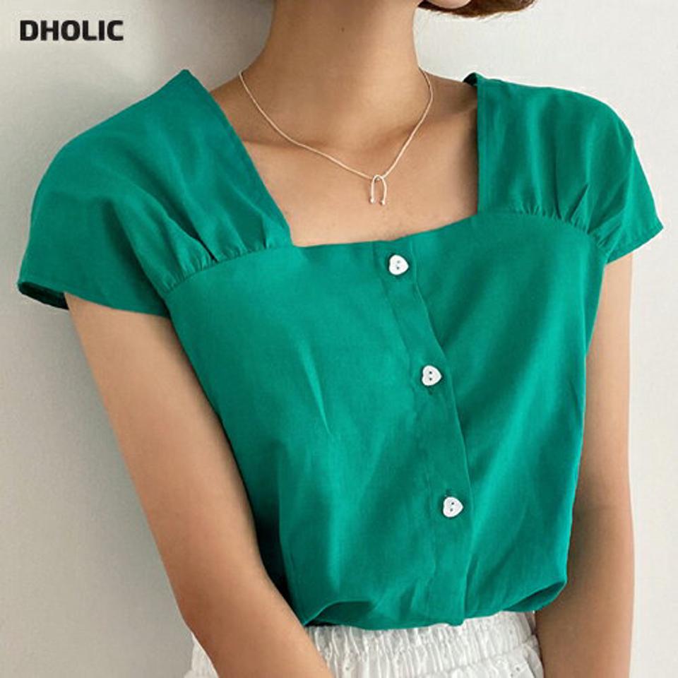 リネン混ハートボタンギャザーブラウス・全3色・e67303 レディース 【bl】トップス ブラウス ショートスリーブ フレンチスリーブ リネン ハート ギャザー スクエアネック デコルテ 鎖骨 緑 かわいい 可愛い ガーリー 夏 韓国ファッション