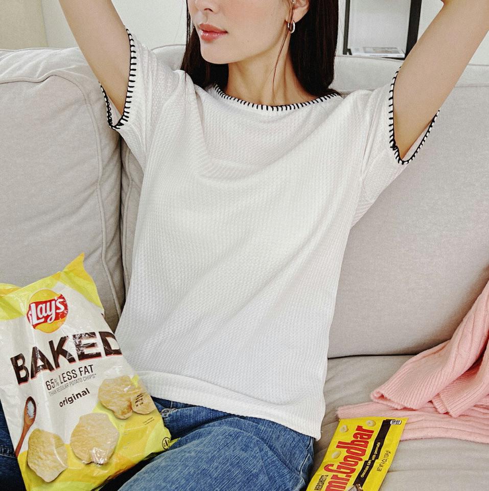 ステッチワッフル半袖Tシャツ・全3色・t00375 レディース 【tops】トップス 半袖 Tシャツ ステッチ 柄 模様 ライン ラフ 楽ちん ワッフル 配色 春 夏 カジュアル ラフ 白 黒 アイボリー ブラック かわいい 可愛い 韓国ファッション ハイホリHIHOLLI