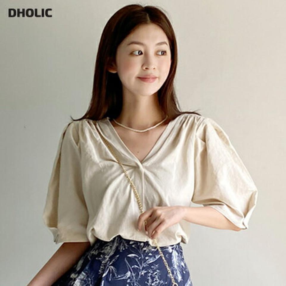 リネン混Vネックタックブラウス・全3色・b66857 レディース 【bl】トップス ブラウス 半袖 ハーフスリーブ Vネック タック リネン 単色 無地 シンプル 大人 かわいい ギャザー 袖コン ボリュームスリーブ 二の腕カバー 春 夏 韓国ファッション