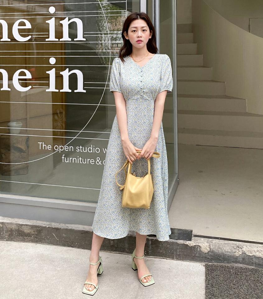 【マラソン特価】フローラルVネックワンピース・全3色・t00748 レディース 【ops】ワンピース ロング丈 ロングワンピース Vネック 花柄 小花柄 フェミニン 半袖 レトロ 上品 オトン くるみボタン パフ袖 パフスリーブ フレア 緑 春 夏 韓国ファッション