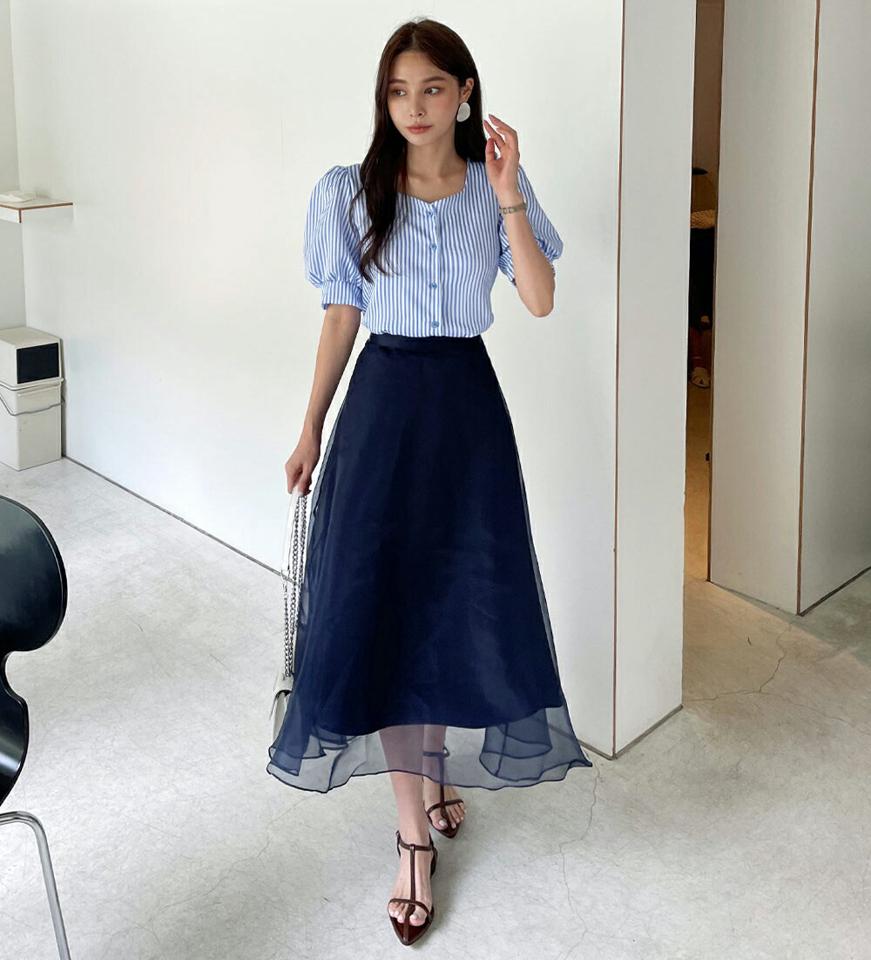 ボタンストライプパフブラウス・全3色・t72583 レディース 【bl】ブラウス トップス 半袖 柄 模様 ストライプ ボタン パフスリーブ パフ袖 スクエアネック 鎖骨 デコルテ 二の腕カバー 春 夏 ブルー 青 韓国ファッション ハイホリHIHOLLI