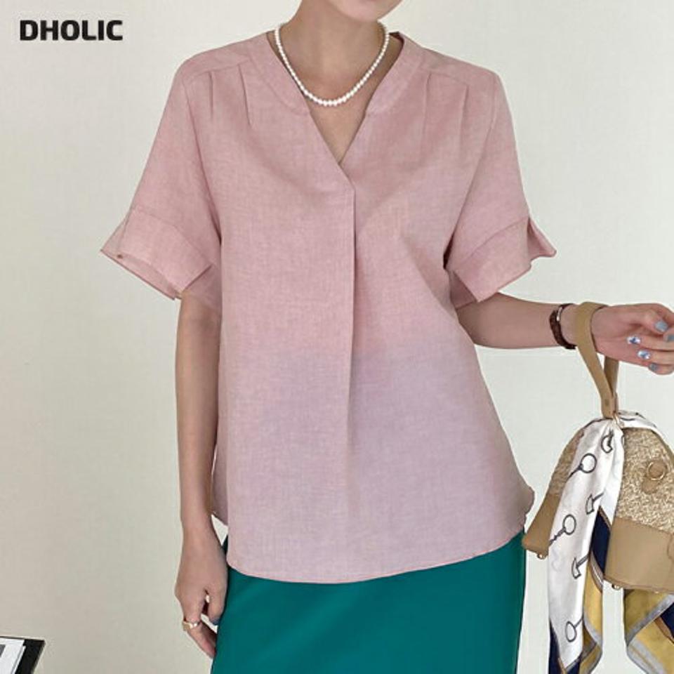 Vネックタック半袖ブラウス・全3色・b72610 レディース 【bl】ブラウス トップス 半袖 単色 無地 シンプル ベーシック 二の腕カバー Vネック 鎖骨 デコルテ オフィスカジュアル 大人 春 夏 フェミニン ピンク 韓国ファッション ハイホリHIHOLLI