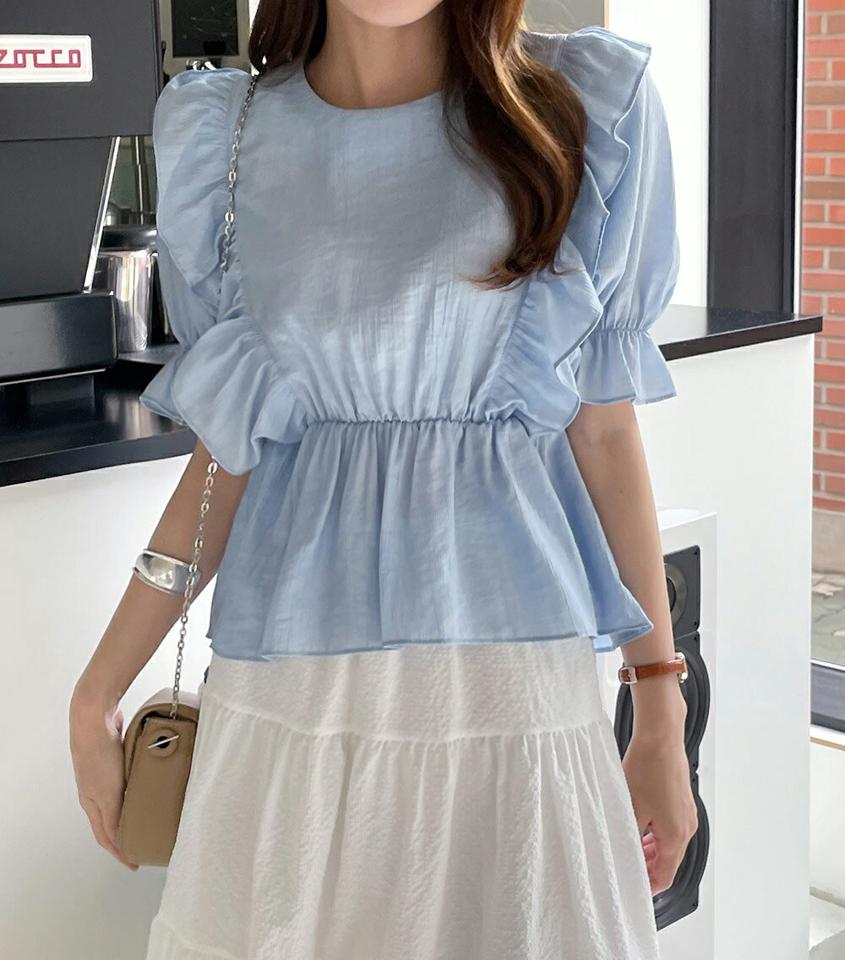 フリルペプラムブラウス・全3色・t72575 レディース 【bl】ブラウス 半袖 単色 無地 シンプル フリル ペプラム 二の腕カバー お腹カバー 体型カバー パフスリーブ パフ袖 春 夏 リンクル ギャザー 水色 韓国ファッション ハイホリHIHOLLI