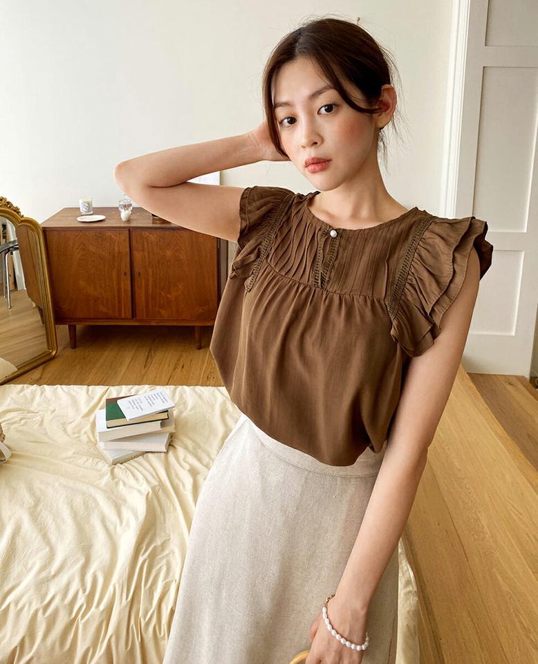 ショルダーフリルレースブラウス・全3色・b00886 レディース 【bl】トップス ブラウス フリル レース ガーリー 可愛い かわいい ノースリーブ スリーブレス 二の腕カバー タック ギャザー 夏 韓国ファッション