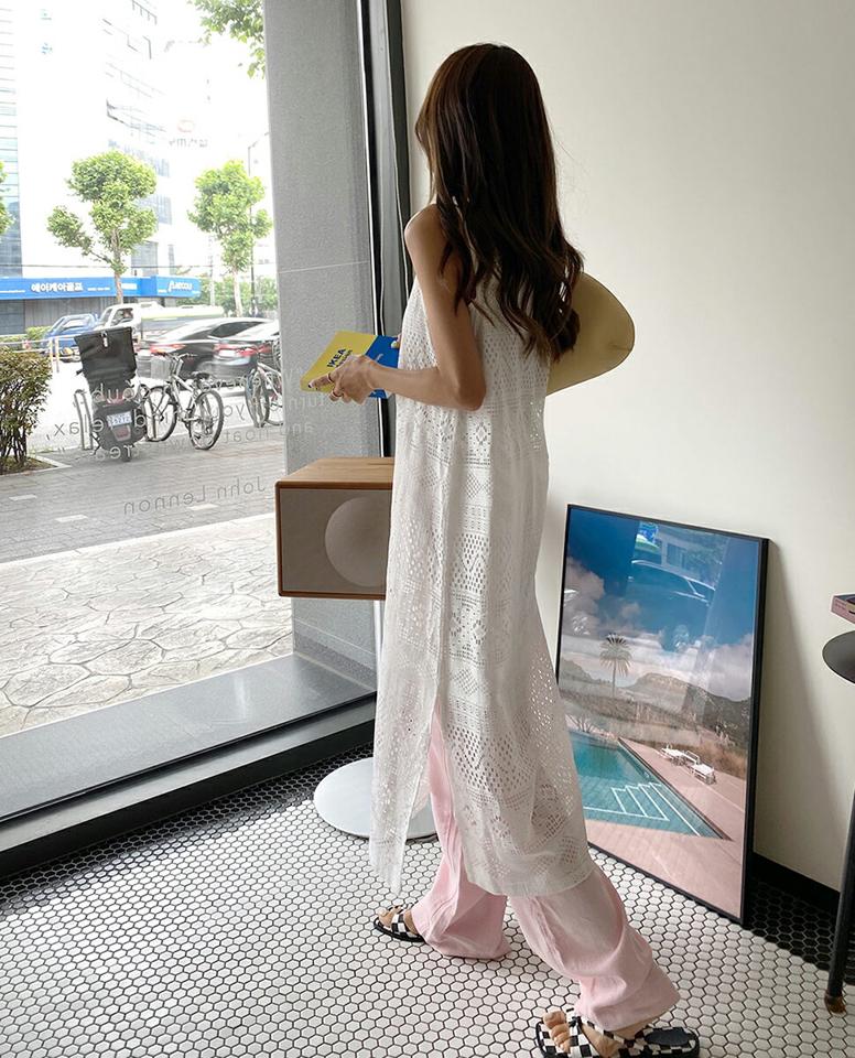 スリップ付パンチングレースノースリワンピース・全2色・t00851 レディース 【ops】ワンピース ロング丈 ロングワンピース スリット レース 総レース パンチング ノースリーブ ガーリー かわいい 可愛い 透け感 リゾート 夏 韓国ファッション