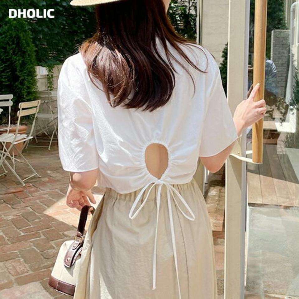 バックリボンクロップドシャツ・全3色・t67936 レディース 【bl】トップス シャツ 半袖 ハーフスリーブ 襟 背中見せ クロップド丈 肌見せ バックシャン りぼん 単色 無地 かわいい 可愛い ユニーク カジュアル 夏 韓国ファッション