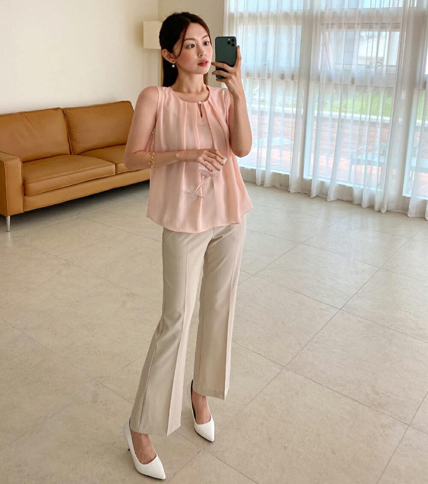 フェイクパールタックノースリーブ・全5色・b67361 レディース 【bl】トップス ブラウス スリーブレス ノースリーブ タック パール フェミニン きれいめ 上品 高級感 オフィスカジュアル 単色 パステル 水色 ラウンドネック 夏 韓国ファッション