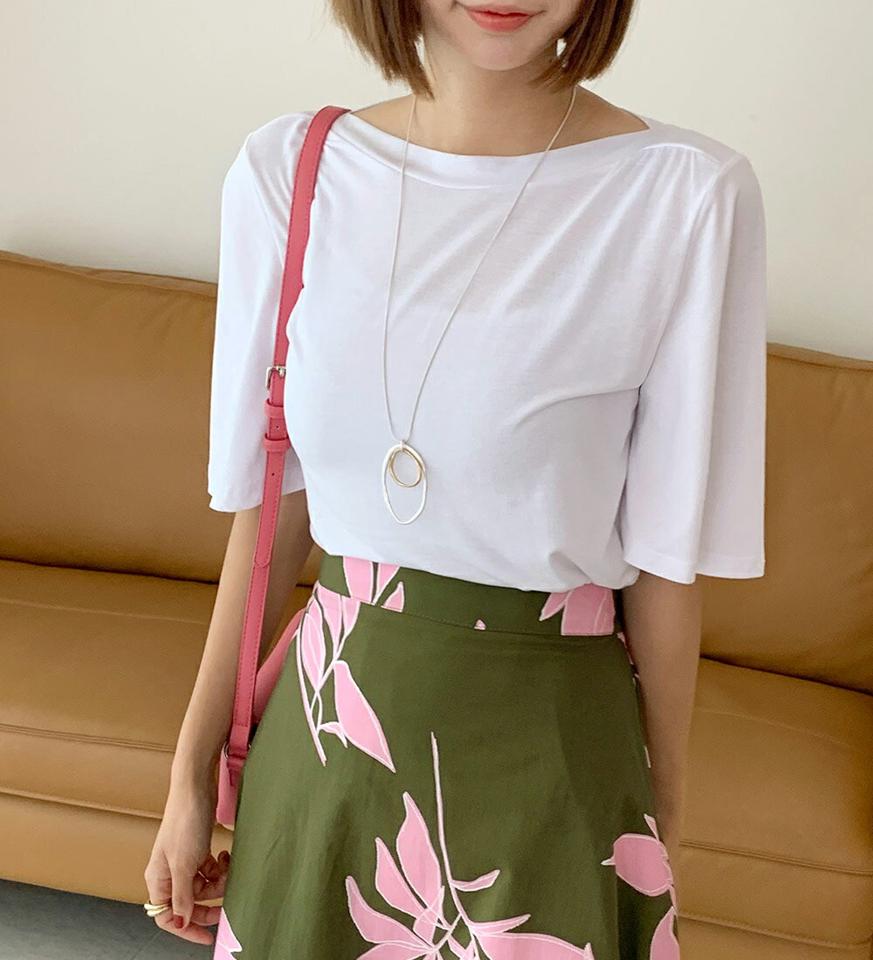 ボートネックフレアスリーブTシャツ・全5色・b67354 レディース 【tops】トップス Tシャツ 半袖 ハーフスリーブ 単色 無地 シンプル ボートネック フレアスリーブ 袖コン 二の腕カバー カジュアル ラフ 夏 韓国ファッション