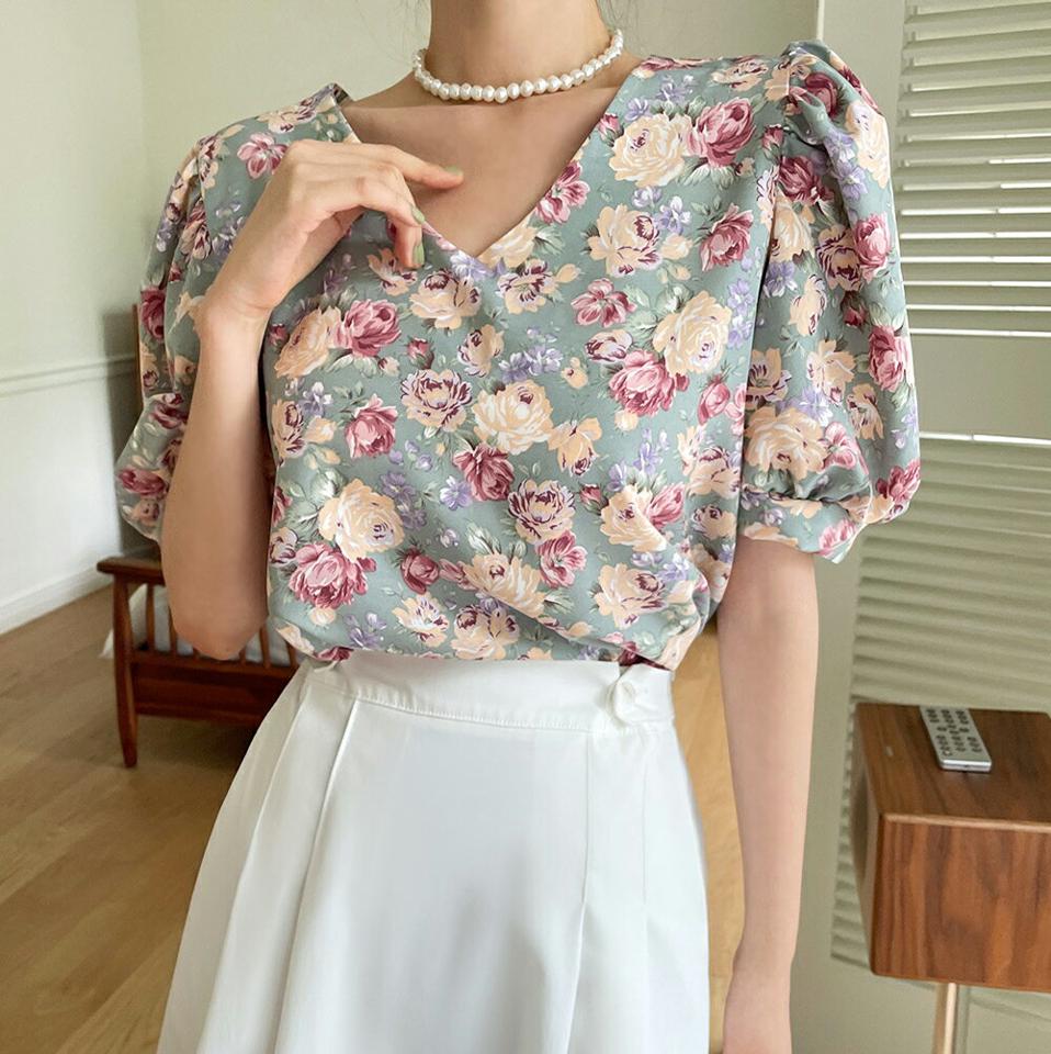 バックリボンローズブラウス・全2色・b66886 レディース 【bl】トップス ブラウス 半袖 ハーフスリーブ パフスリーブ 花柄 ローズ ばら バックりぼん かわいい 可愛い レトロ モダン フェミニン かわいい 可愛い 夏 韓国ファッション