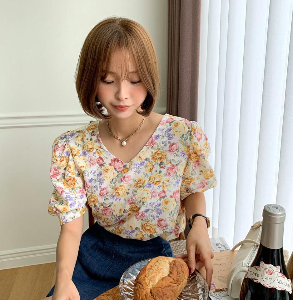 バックリボンローズブラウス・全2色・b66886 レディース 【bl】トップス ブラウス 半袖 ハーフスリーブ パフスリーブ 花柄 ローズ ばら バックりぼん かわいい 可愛い レトロ モダン フェミニン かわいい 可愛い 夏 韓国ファッション