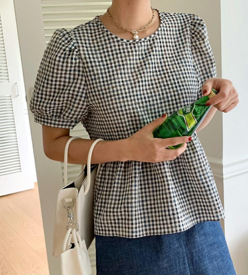 リンクルチェックペプラムブラウス・全3色・t66884 レディース 【bl】トップス ブラウス ペプラム お腹カバー チェック柄 ギンガムチェック 半袖 リンクル パフスリーブ 体型カバー ガーリー 二の腕カバー ラウンドネック 夏 韓国ファッション