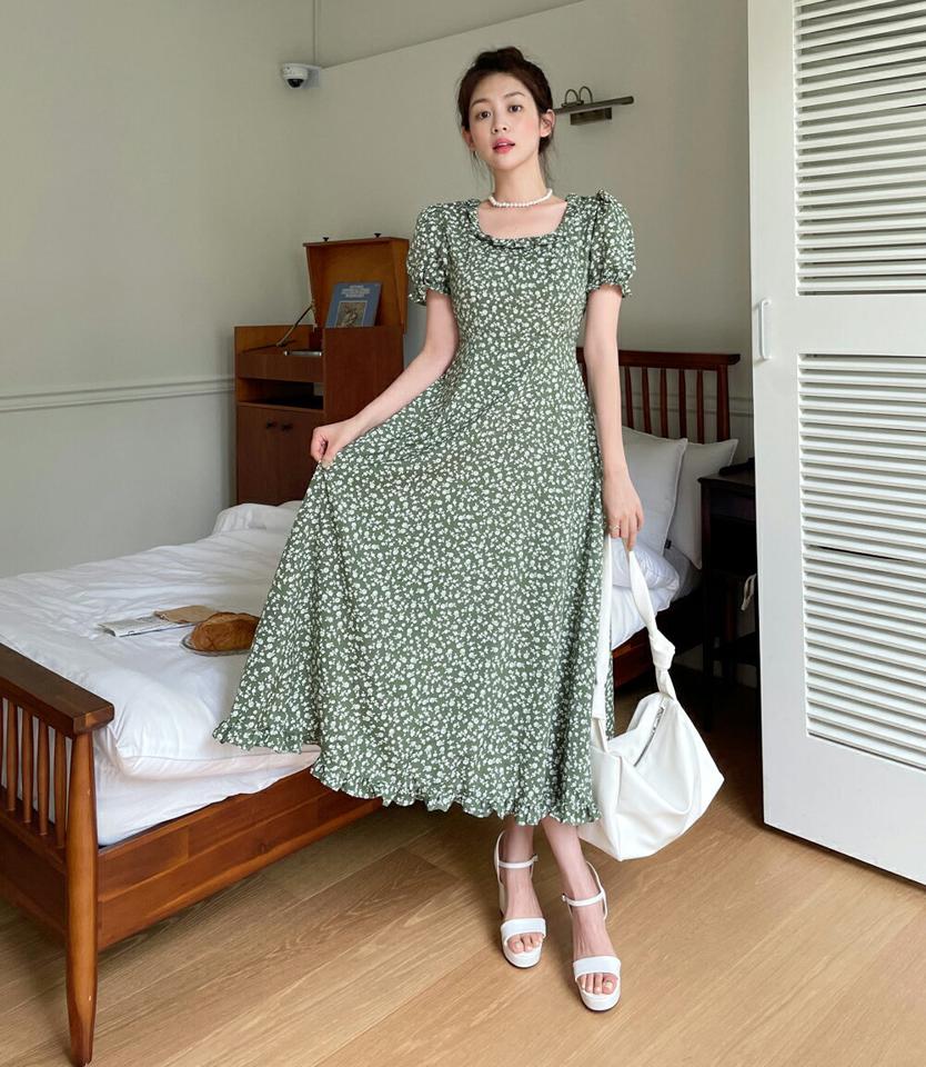 【10%OFF】ストラップ付フリル小花柄ワンピース・全2色・b66892 レディース 【ops】ワンピース ロング丈 ロングワンピース 半袖 パフスリーブ フリル 花柄 小花柄 フェミニン 大人 レトロ スクエアネック かわいい 夏 韓国ファッション セール SALE