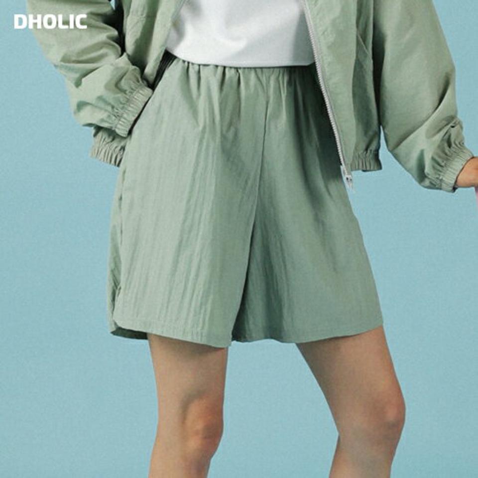 スマイルタグショートパンツ・全3色・b02717 レディース 【pt】パンツ ズボン ハーフパンツ 半ズボン ワイド ハイウエスト ウエストゴム 単色 無地 シンプル ナイロン カジュアル ラフ 夏 韓国ファッション GOLFWEAR ゴルフウェア