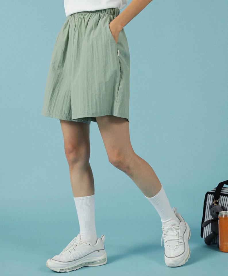 スマイルタグショートパンツ・全3色・b02717 レディース 【pt】パンツ ズボン ハーフパンツ 半ズボン ワイド ハイウエスト ウエストゴム 単色 無地 シンプル ナイロン カジュアル ラフ 夏 韓国ファッション GOLFWEAR ゴルフウェア