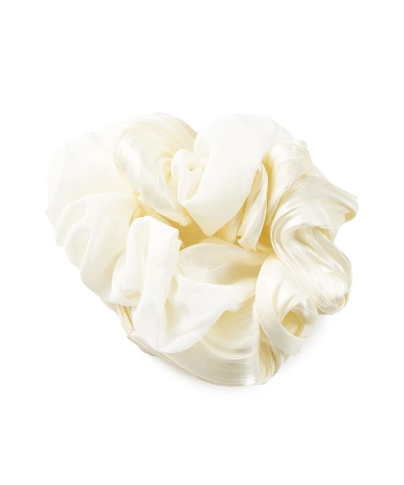 グロッシーサテンツイストシュシュ