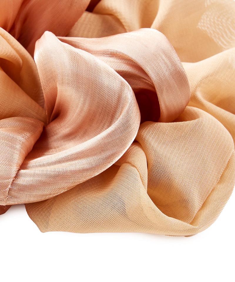 グロッシーサテンツイストシュシュ