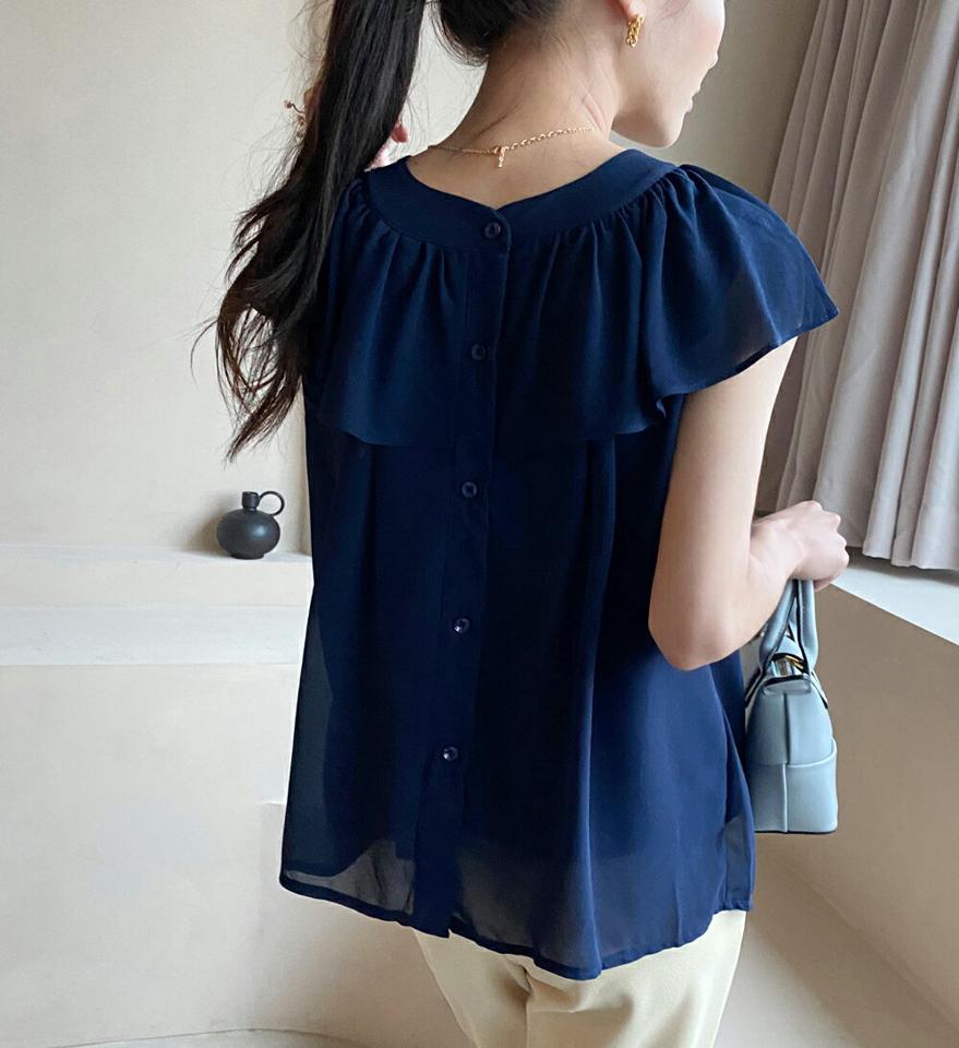 【10%OFF】ケープラッフルブラウス・全2色・b72338 レディース 【bl】ブラウス トップス ノースリーブ ノースリーブ 単色 シンプル ベーシック ケープ 透け感 異素材 シアー ラッフル 前後着用 春 夏 フェミニン 青 紺 韓国ファッション ハイホリHIHOLLI セール SALE