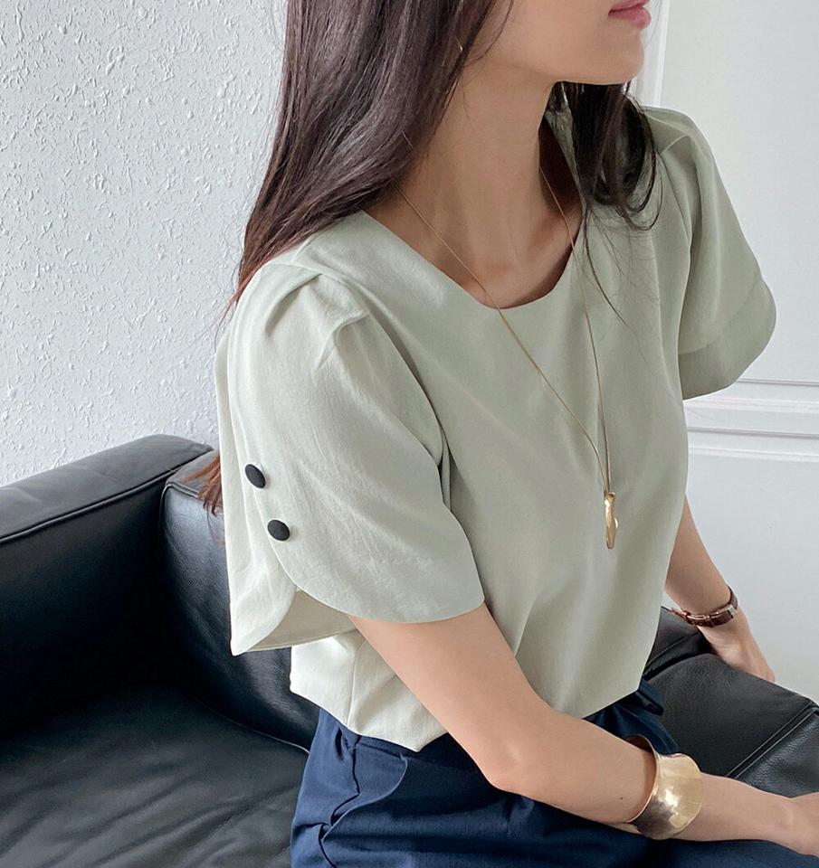 ボタンチューリップスリーブブラウス・全3色・b72339 レディース 【bl】ブラウス トップス 半袖 配色 ボタン チューリップスリーブ オフィスカジュアル ぼたん 上品 フェミニン パフ袖 タック 春 夏 黄緑 ミント 韓国ファッション ハイホリHIHOLLI