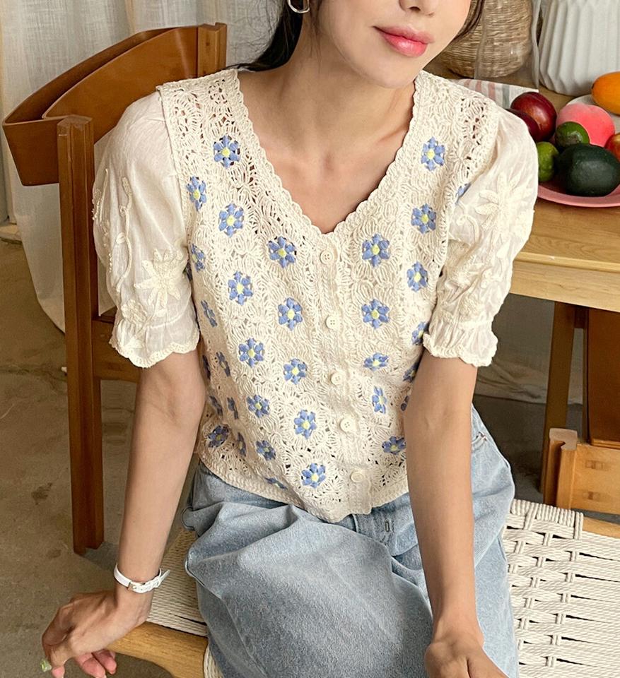 クロシェフラワーニット・全2色・b01328 レディース 【tops】トップス ニット 半袖 ハーフスリーブ 透け感 シアー シースルー クロシェ編み 花柄 ガーリー レトロ かわいい 可愛い Y2K Vネック 夏 サマーニット 韓国ファッション