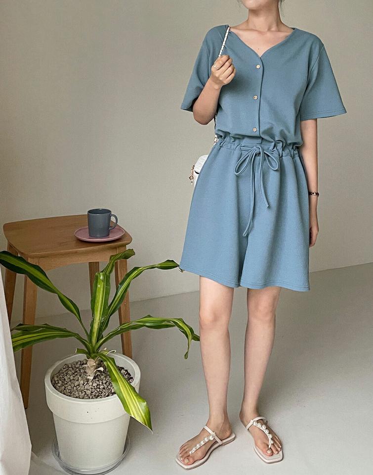 Vネックハーフオールインワン・全3色・t01307 レディース 【pt】オールインワン パンツ ズボン ショートパンツ 短パン ハーフスリーブ 半袖 Vネック 単色 無地 シンプル ストリング ウエストゴム リンクル ワイド 水色 夏 韓国ファッション