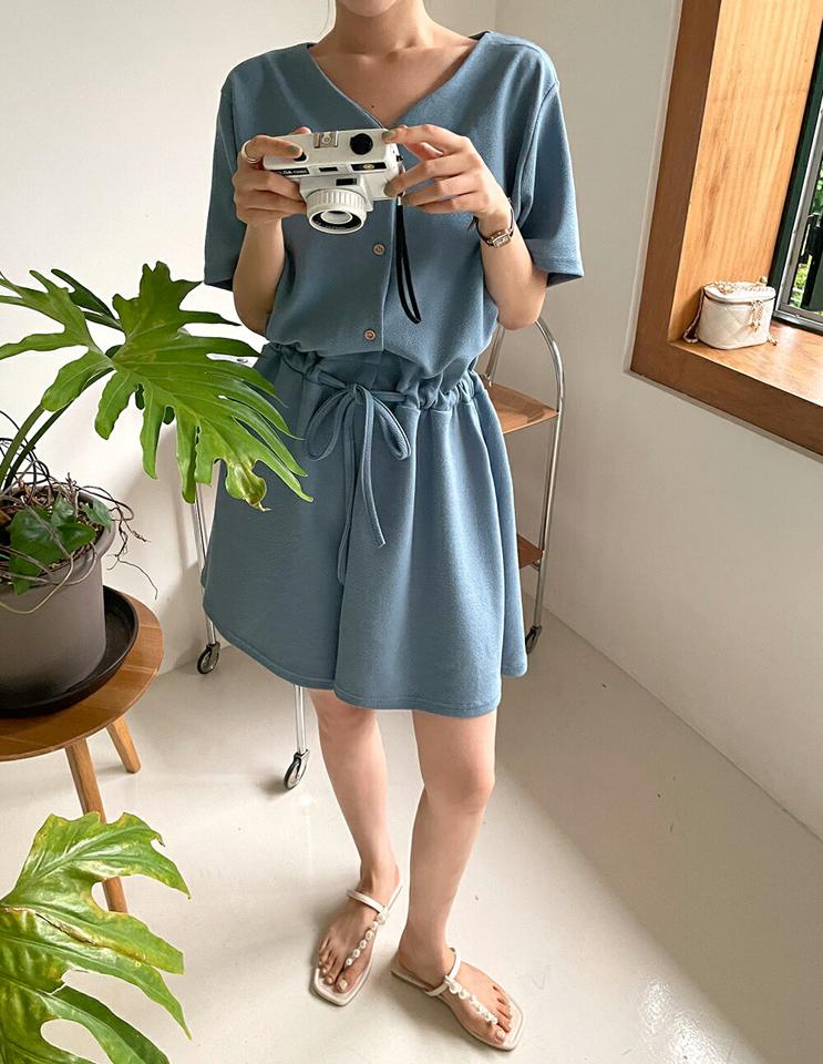 Vネックハーフオールインワン・全3色・t01307 レディース 【pt】オールインワン パンツ ズボン ショートパンツ 短パン ハーフスリーブ 半袖 Vネック 単色 無地 シンプル ストリング ウエストゴム リンクル ワイド 水色 夏 韓国ファッション