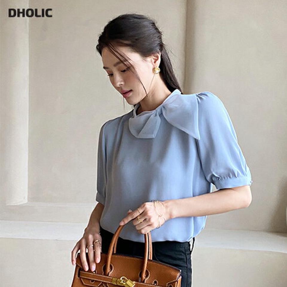 リボンポイントブラウス・全3色・b72341 レディース 【bl】ブラウス トップス 単色 無地 半袖 パステル りぼん リボン パフ袖 パフスリーブ フェミニン オフィスカジュアル 大人 ハーフネック シアー 春 夏 水色 韓国ファッション ハイホリHIHOLLI