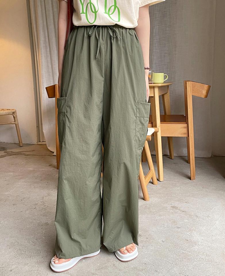 ワイドストリングカーゴパンツ・全2色・t01315 レディース 【pt】パンツ ズボン カーゴパンツ ワイドパンツ ロングパンツ ストリング ウエストゴム 無地 シンプル ベーシック ハイウエスト フルレングス カーキ 緑 ストリート 春 夏 韓国ファッション