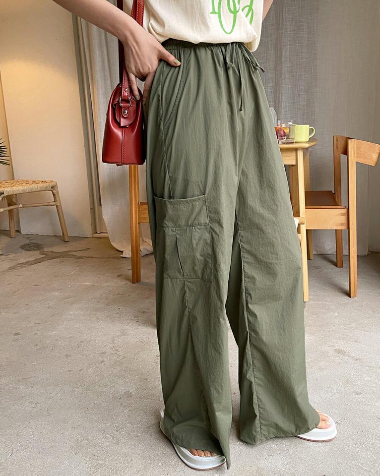 ワイドストリングカーゴパンツ・全2色・t01315 レディース 【pt】パンツ ズボン カーゴパンツ ワイドパンツ ロングパンツ ストリング ウエストゴム 無地 シンプル ベーシック ハイウエスト フルレングス カーキ 緑 ストリート 春 夏 韓国ファッション